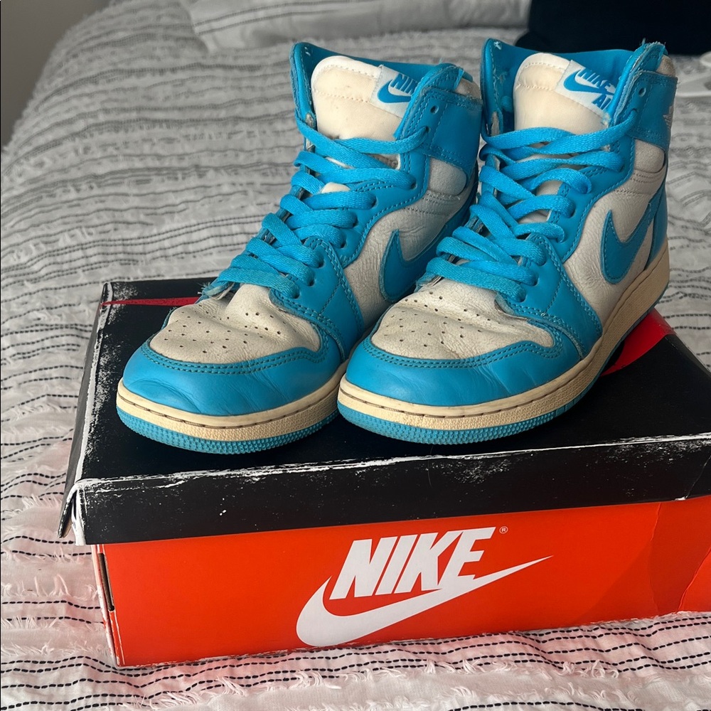 Nike Teal and Cream Retro High-Top Air Jordan